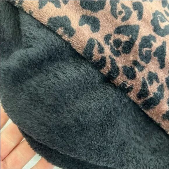 Cuddi Duds Women Sz S/M (6-12) Black/Brown Cheetah Reversible Fleece Sleep Wrap - Picture 4 of 4